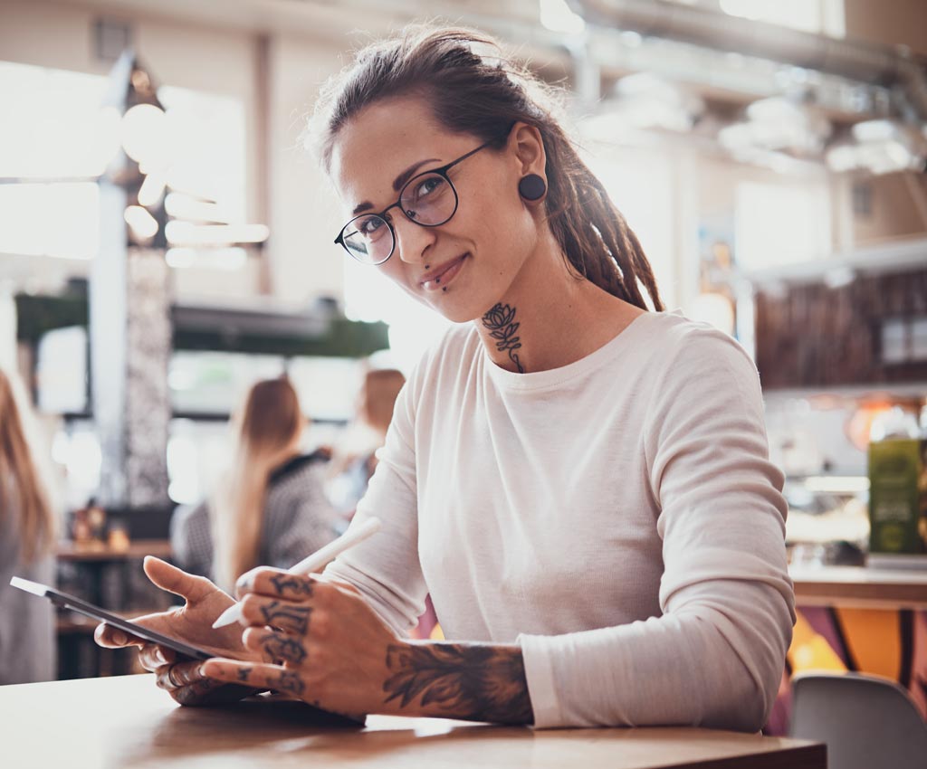 Controle financeiro simples para pessoas, pequenas e médias empresas.